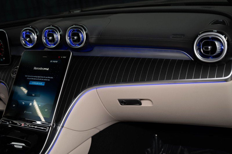 New 2027 Mercedes-Benz CLE 450 4MATIC Cabriolet image 16