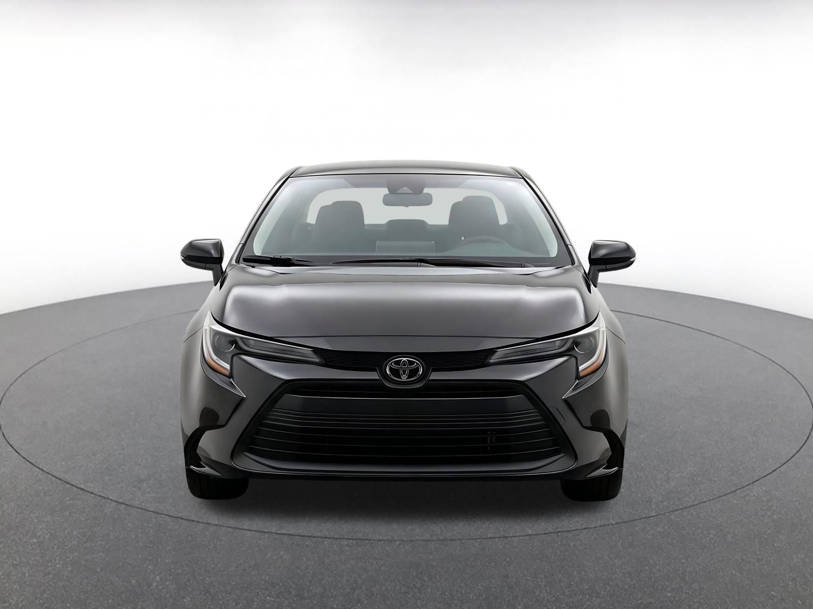 Used 2025 Toyota Corolla LE FWD image 2