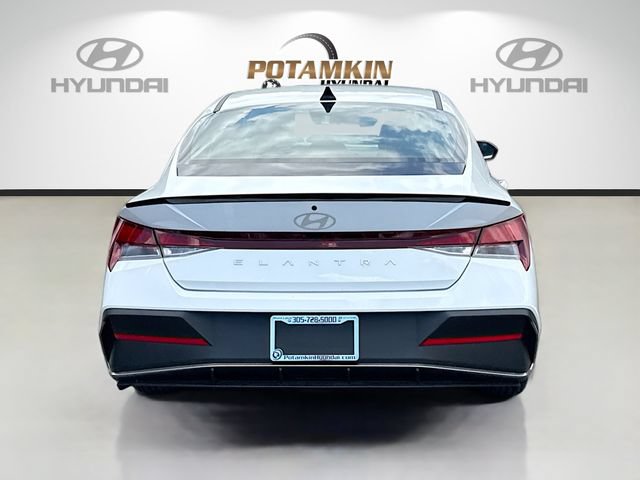 Certified 2025 Hyundai Elantra Sport FWD image 6