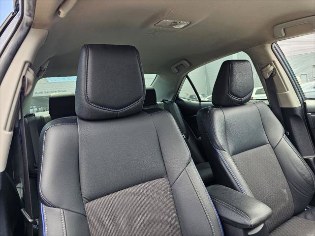 Used 2018 Toyota Corolla SE w/ Protection Package FWD image 3