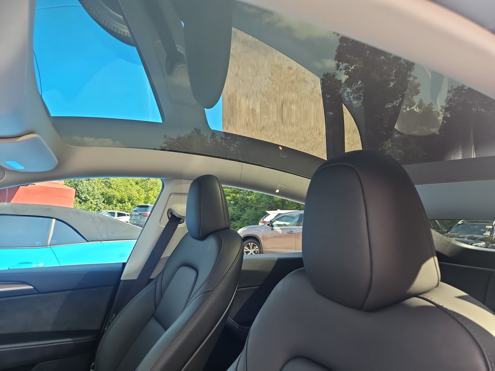 Used 2024 Tesla Model Y Long Range AWD/4WD image 16