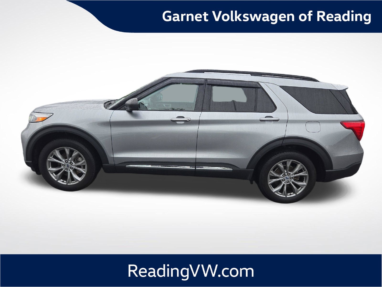 Used 2023 Ford Explorer XLT w/ Equipment Group 202A AWD/4WD image 2