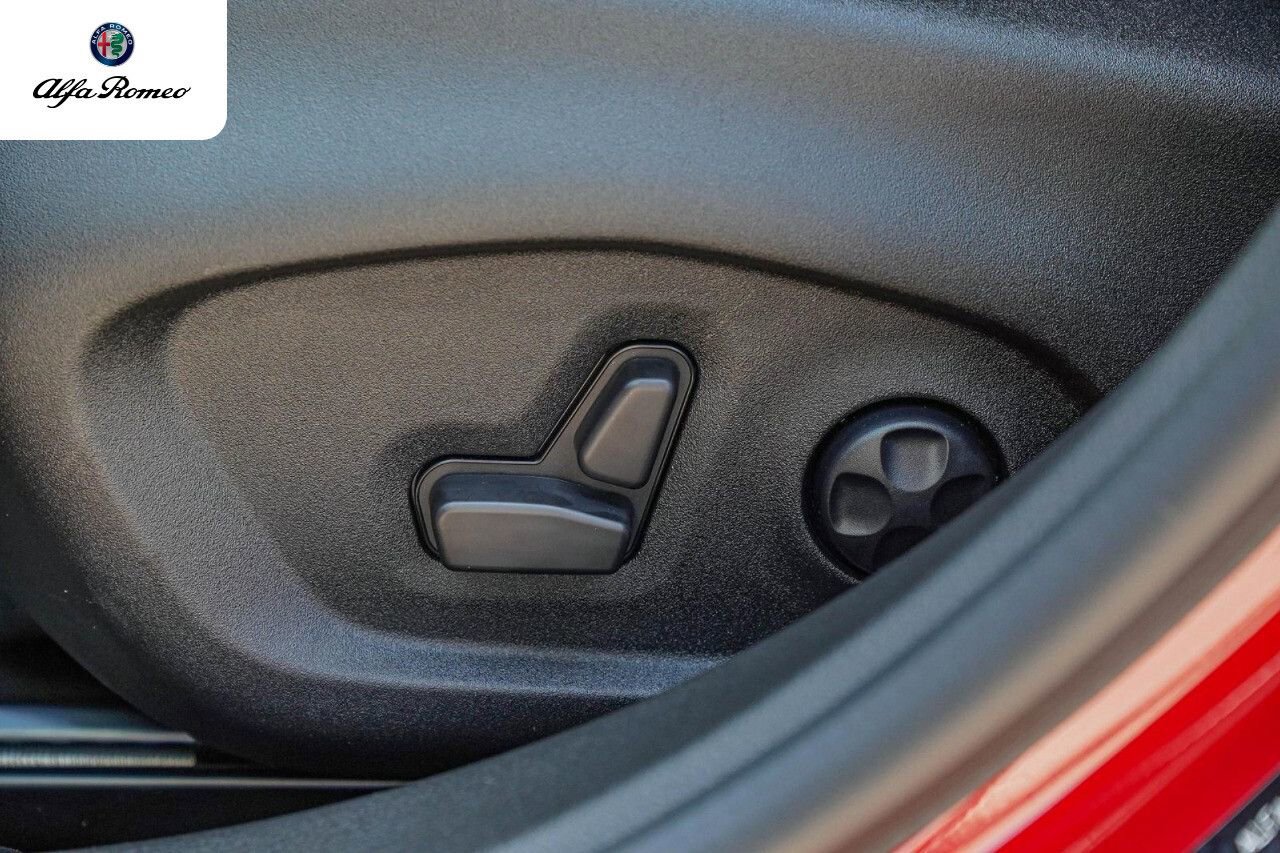 New 2025 Alfa Romeo Tonale image 18