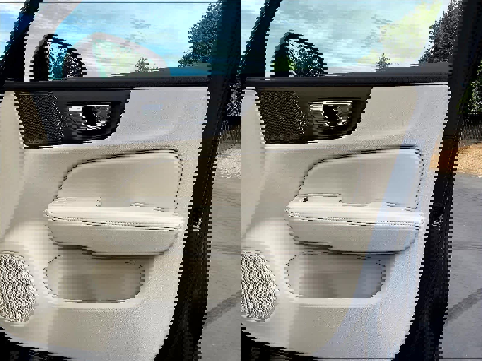 New 2026 Volvo V60 B5 Cross Country Plus w/ Climate Package image 30