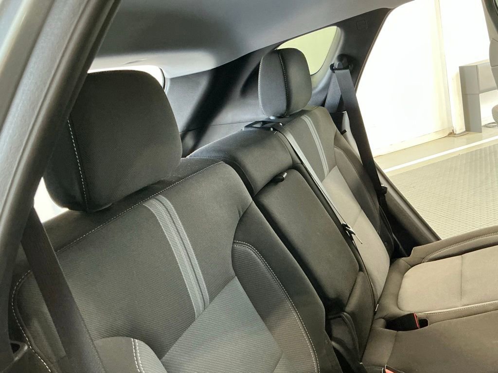 Used 2025 Chevrolet Blazer LT FWD image 17