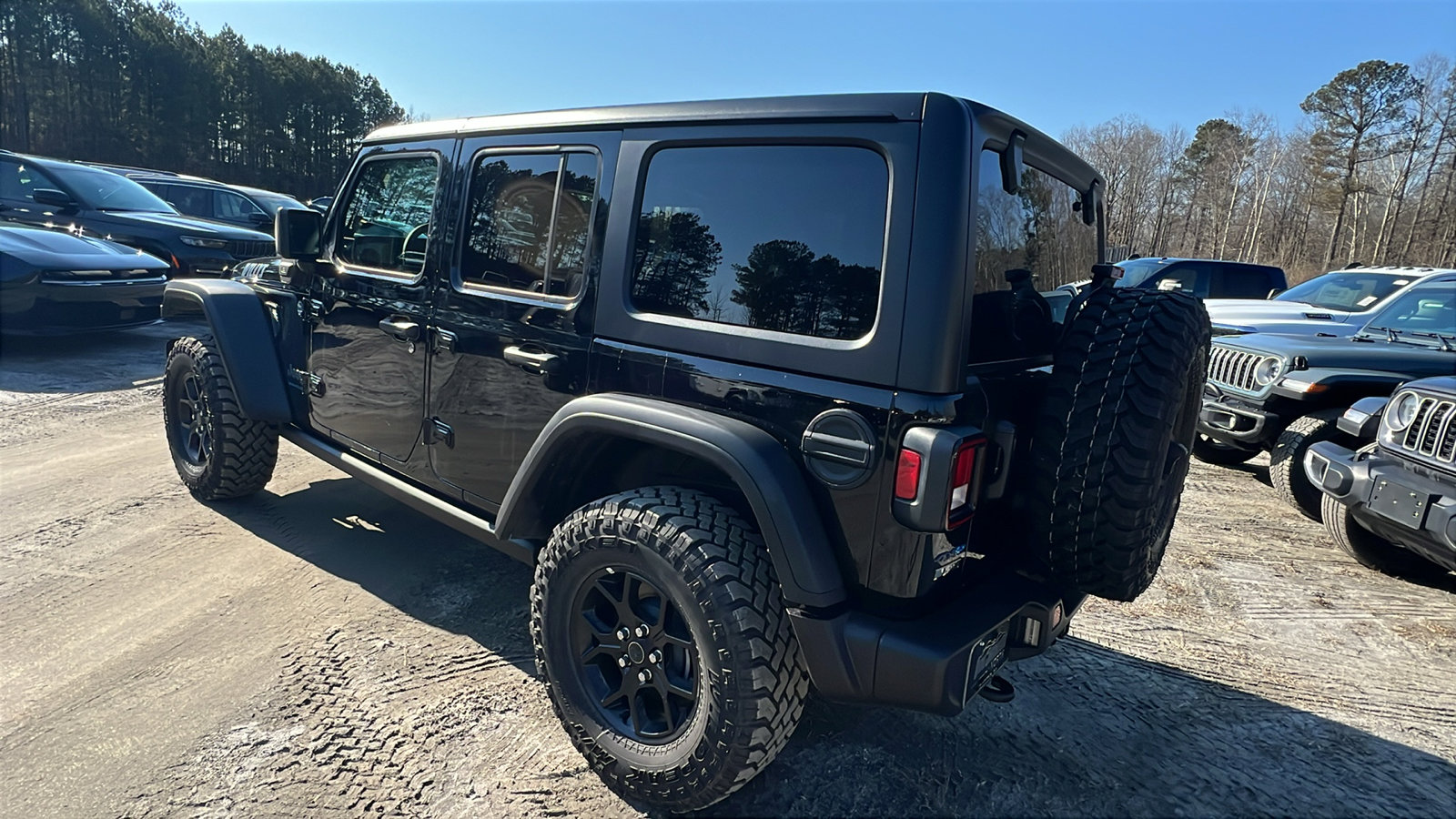 Used 2025 Jeep Wrangler Willys image 10