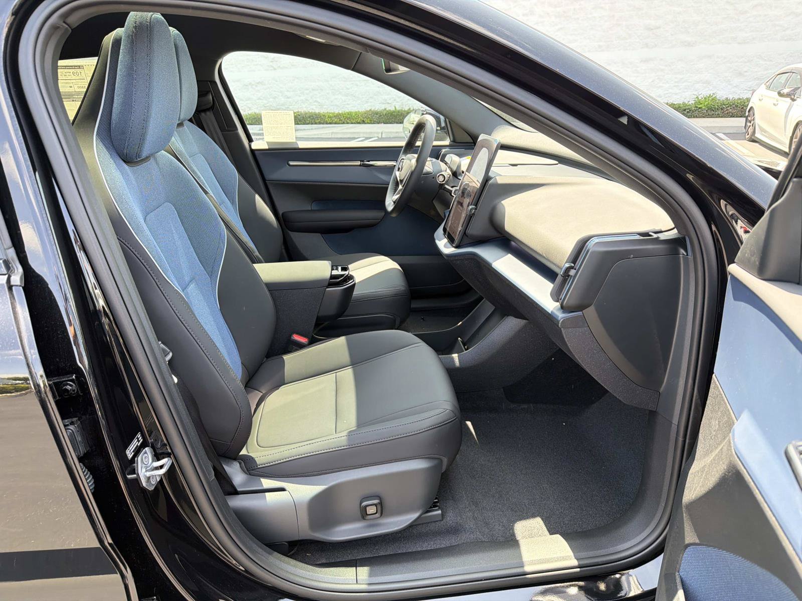 New 2026 Volvo EX30 Plus w/ Climate Package AWD/4WD image 20