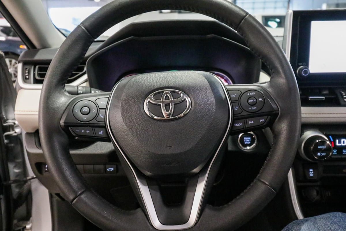 Used 2025 Toyota RAV4 XLE Premium FWD image 13