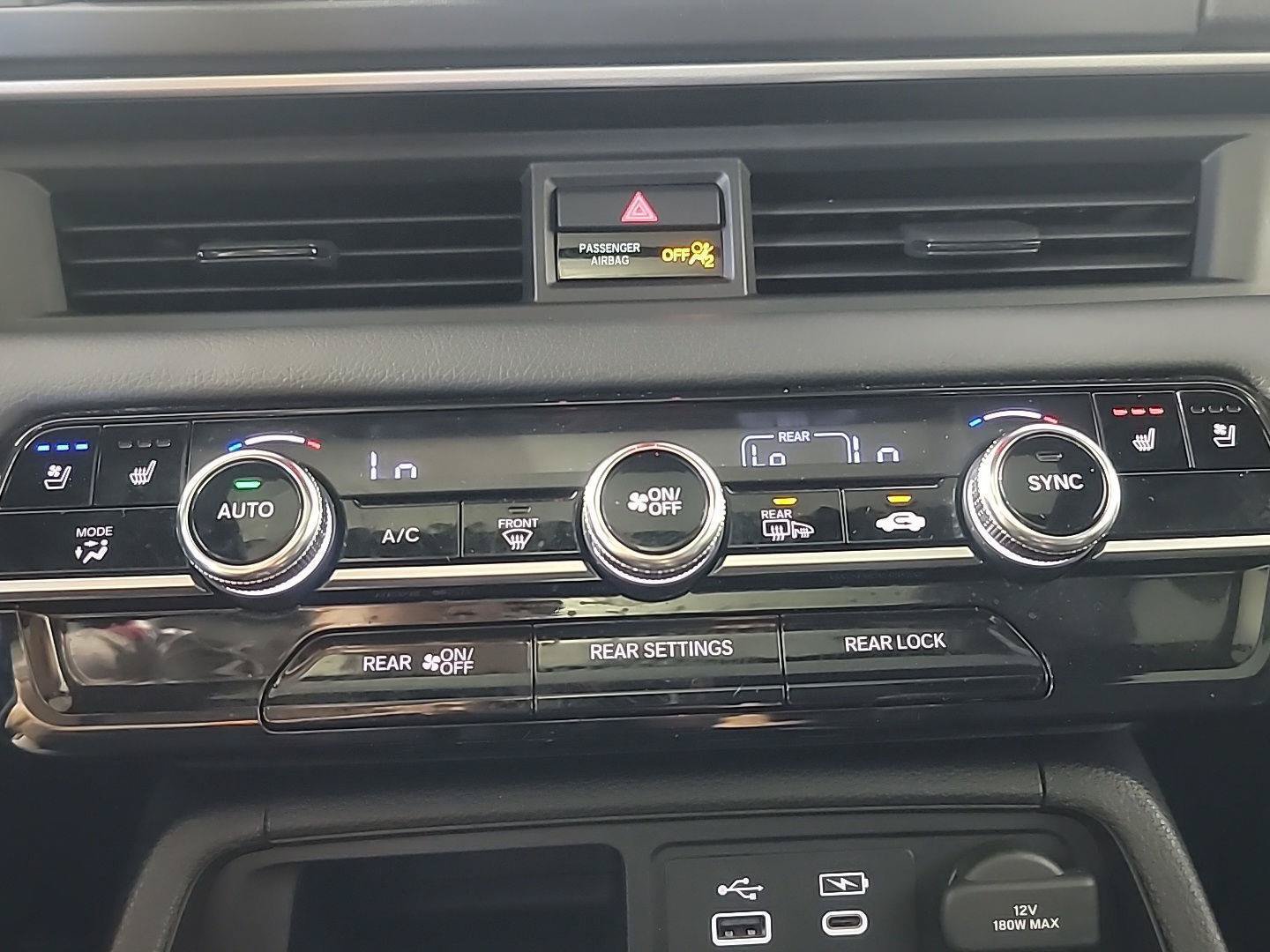Certified 2025 Honda Pilot Black Edition image 32