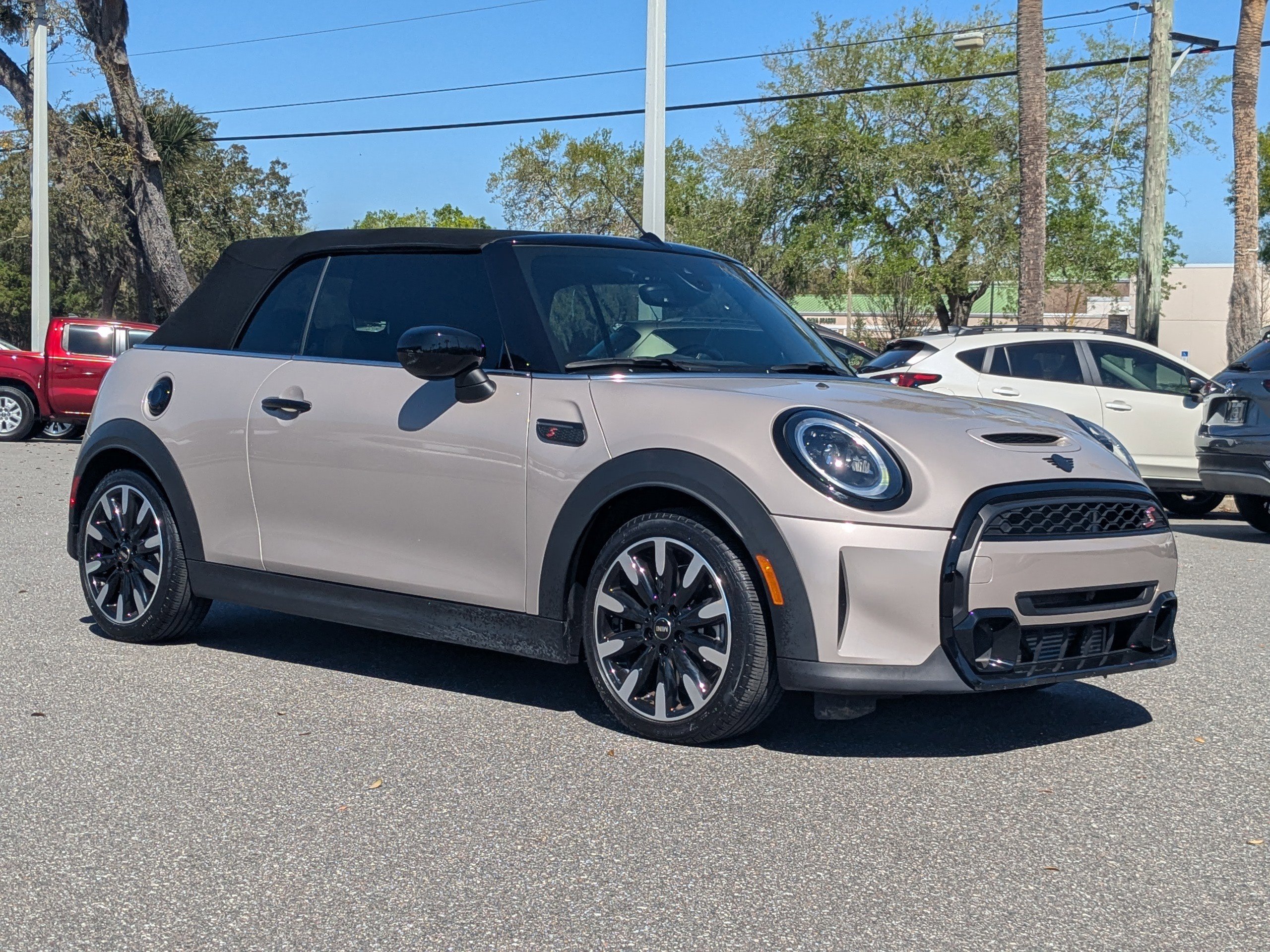 Used 2023 MINI Cooper S image 2