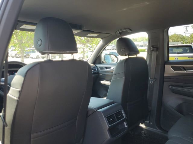 Certified 2025 Volkswagen Atlas Cross Sport SE image 11