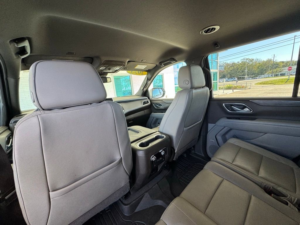 Used 2023 GMC Yukon SLT w/ SLT Luxury Package image 23