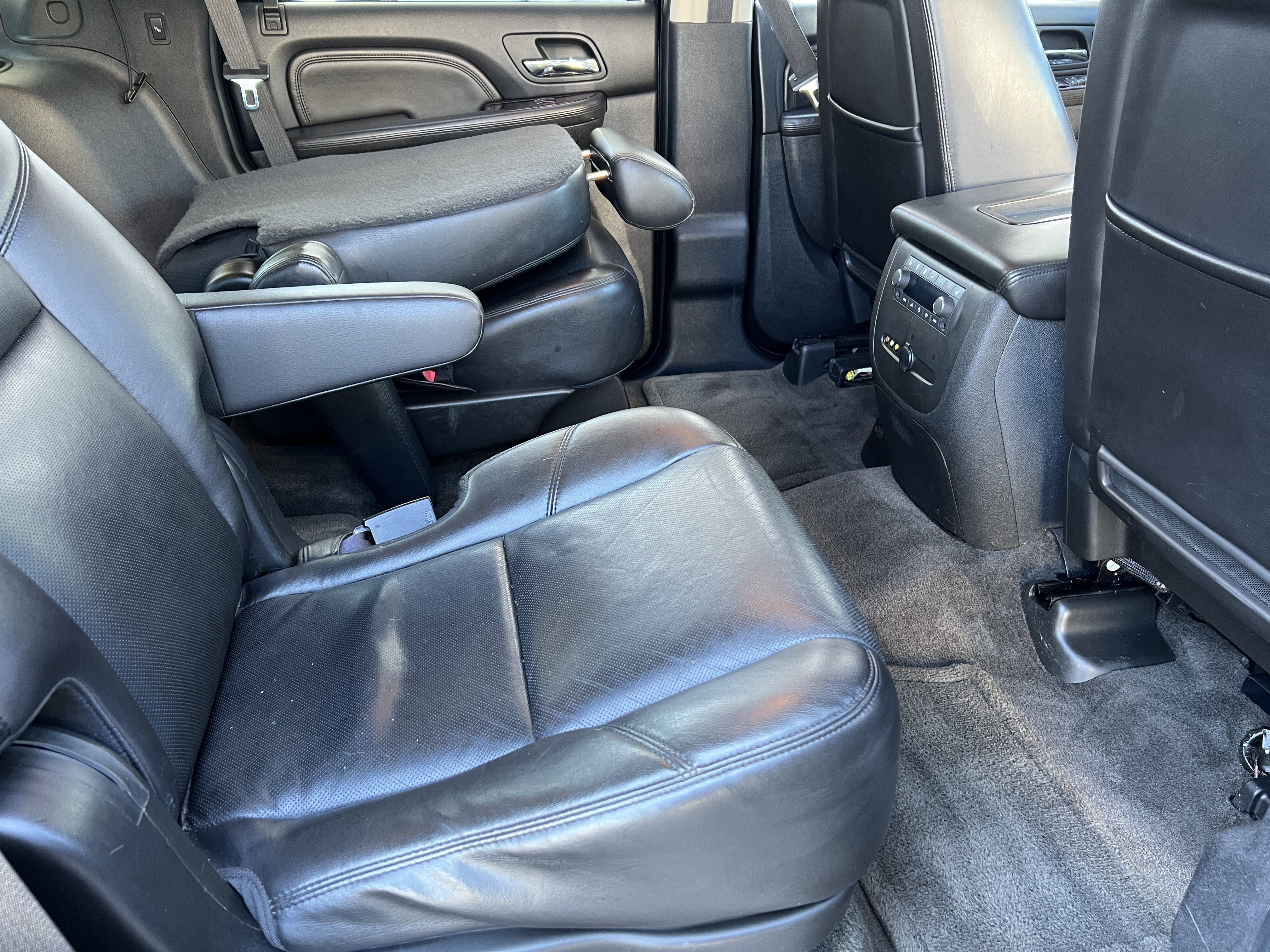 Used 2010 GMC Yukon Denali AWD/4WD image 22