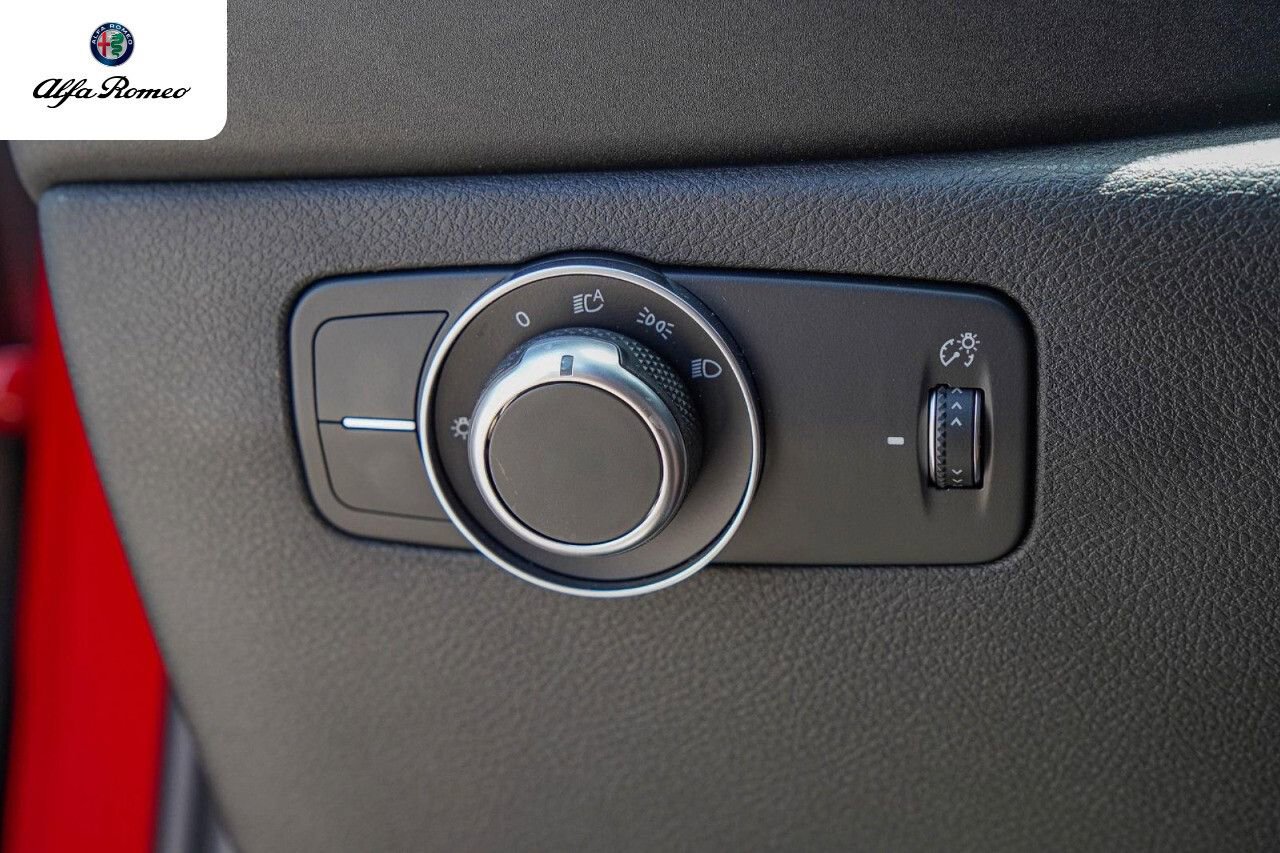 New 2025 Alfa Romeo Tonale image 15