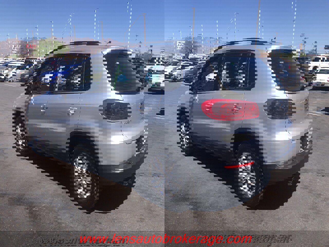 Used 2016 Volkswagen Tiguan S image 6