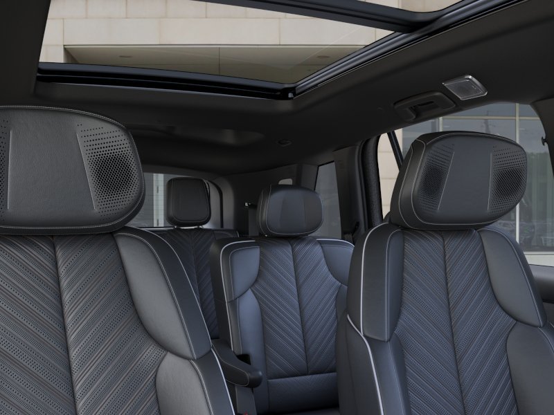 New 2027 Cadillac Vistiq Platinum w/ LPO, Floor Liner Package AWD/4WD image 24