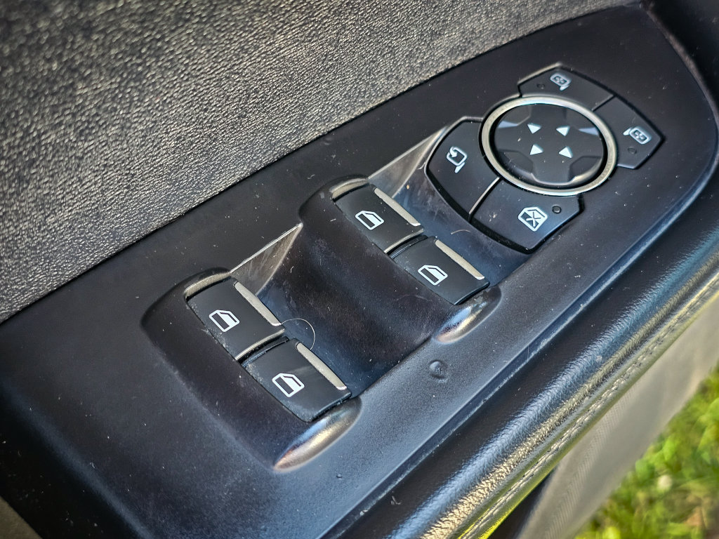 Used 2019 Lincoln Nautilus Select AWD/4WD image 12