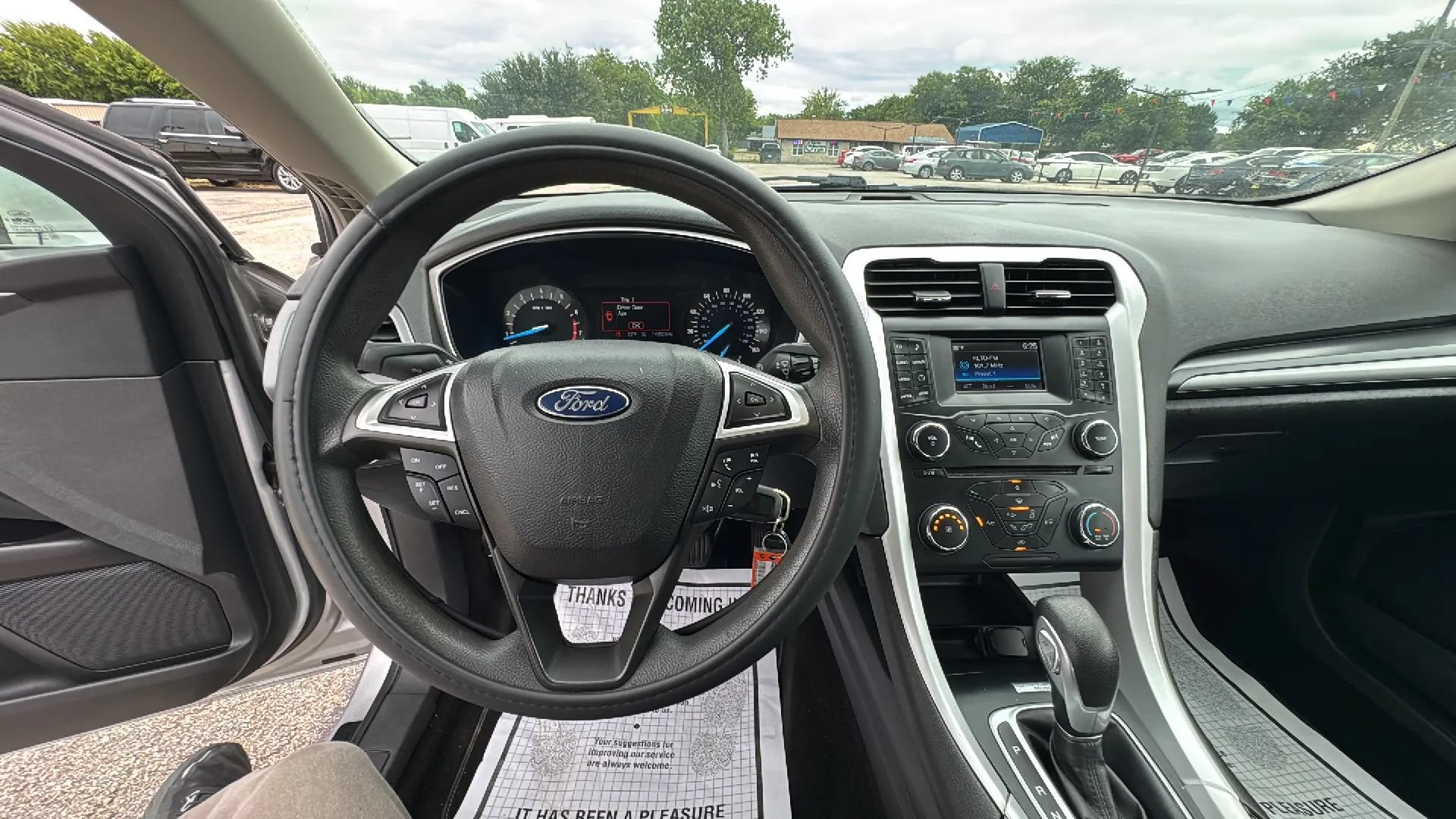 Used 2014 Ford Fusion SE FWD image 15
