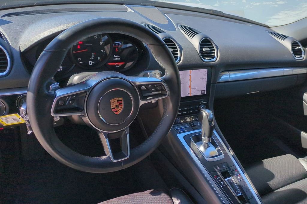 Used 2018 Porsche 718 Boxster image 25