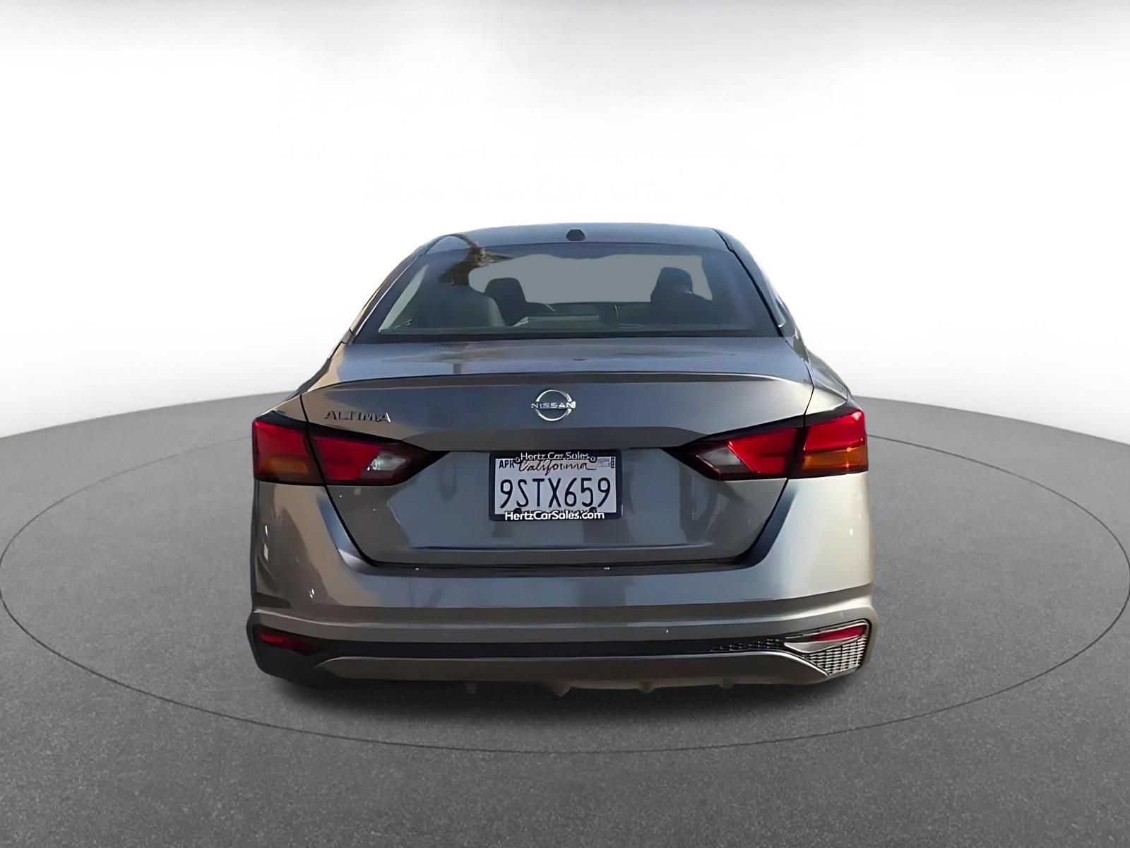 Used 2025 Nissan Altima 2.5 SV FWD image 12