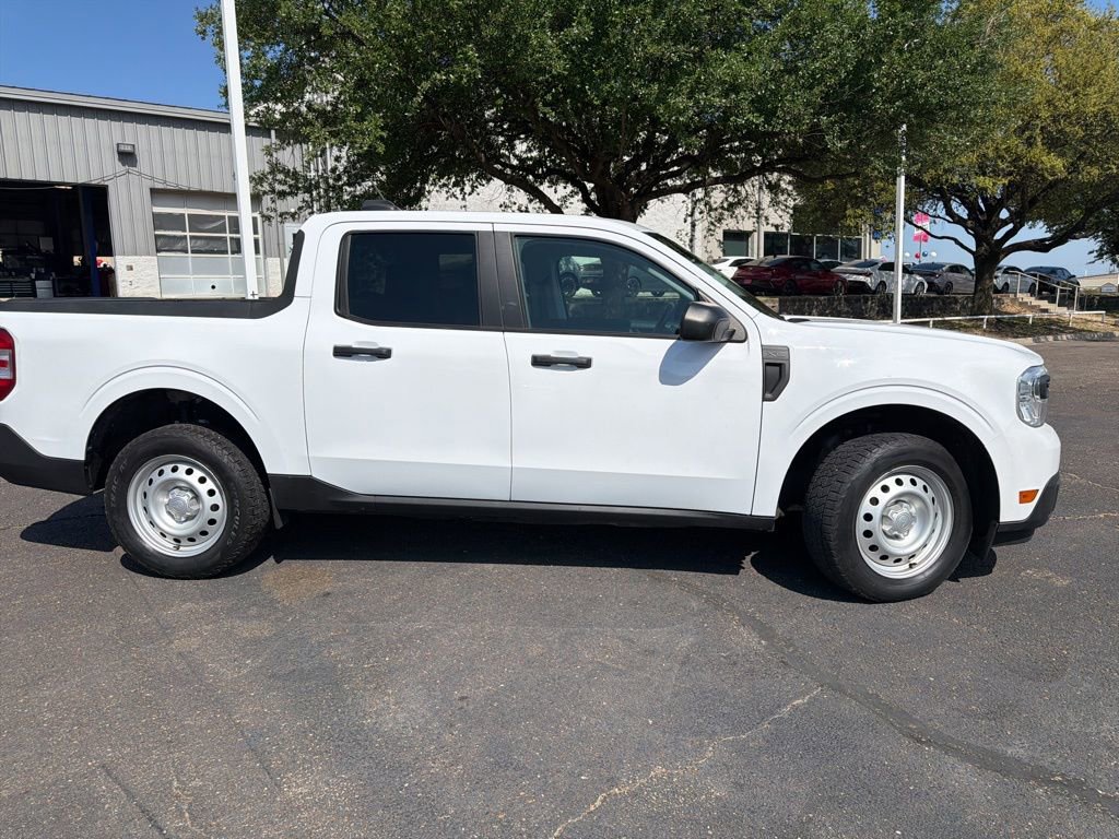 Used 2022 Ford Maverick XL image 2