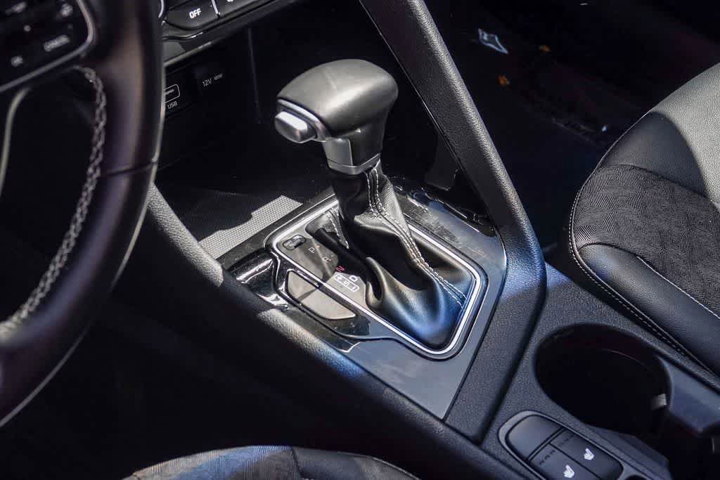 Certified 2017 Kia Niro FWD image 18