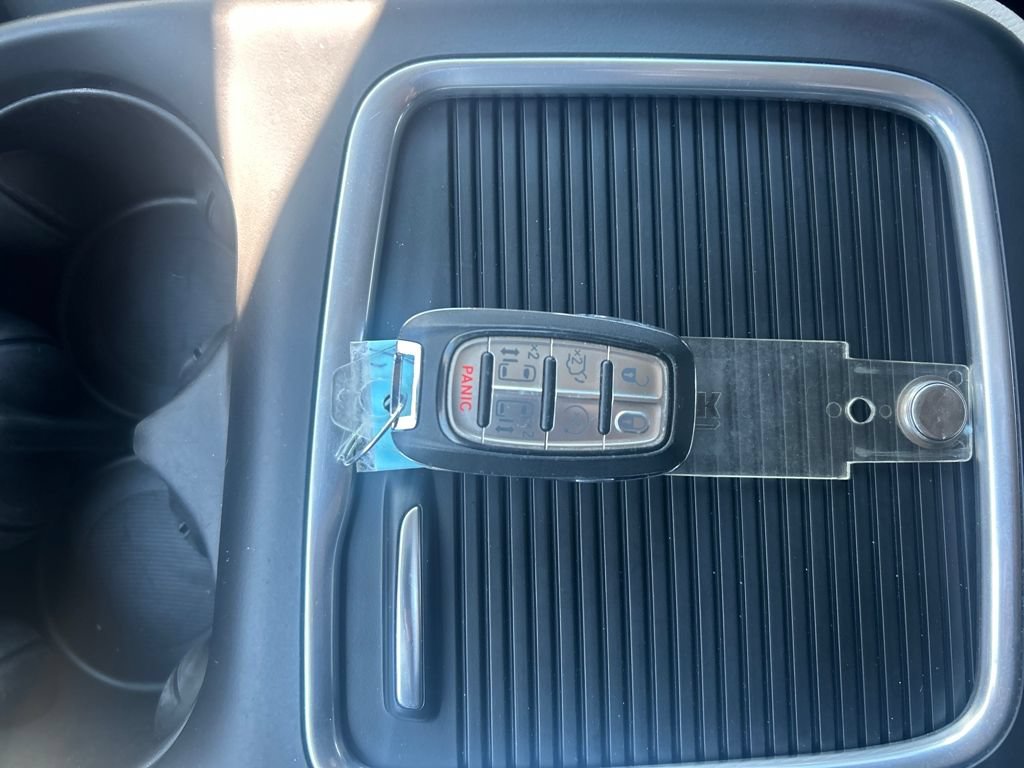 Used 2024 Chrysler Pacifica Touring-L FWD image 28
