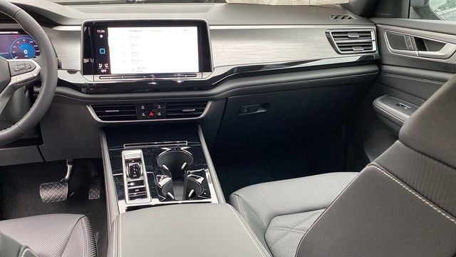 New 2026 Volkswagen Atlas Cross Sport SE image 10