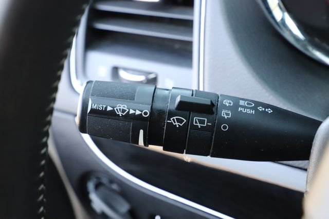 Used 2017 Dodge Grand Caravan SXT image 33