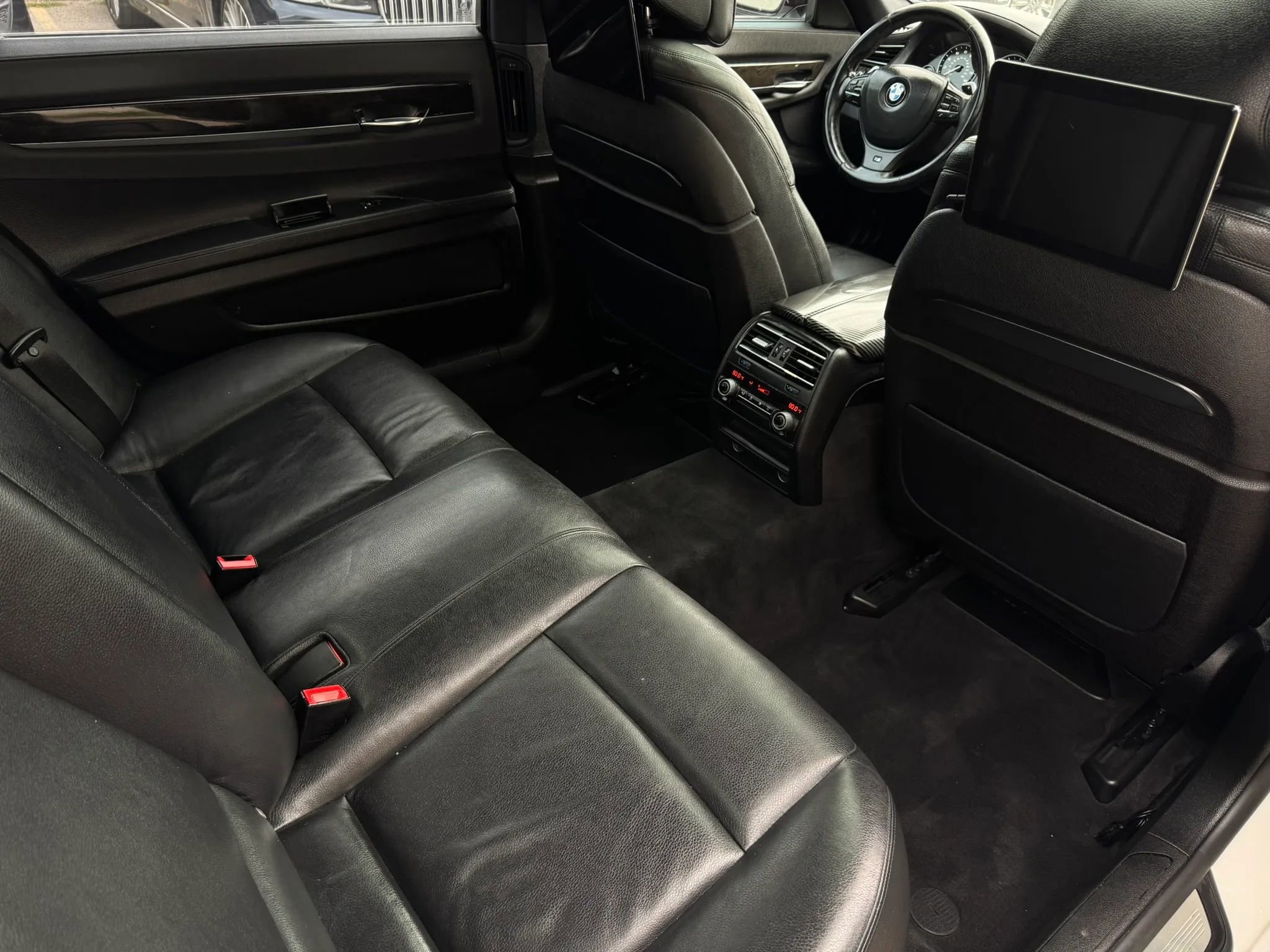 Used 2013 BMW 740Li RWD image 26