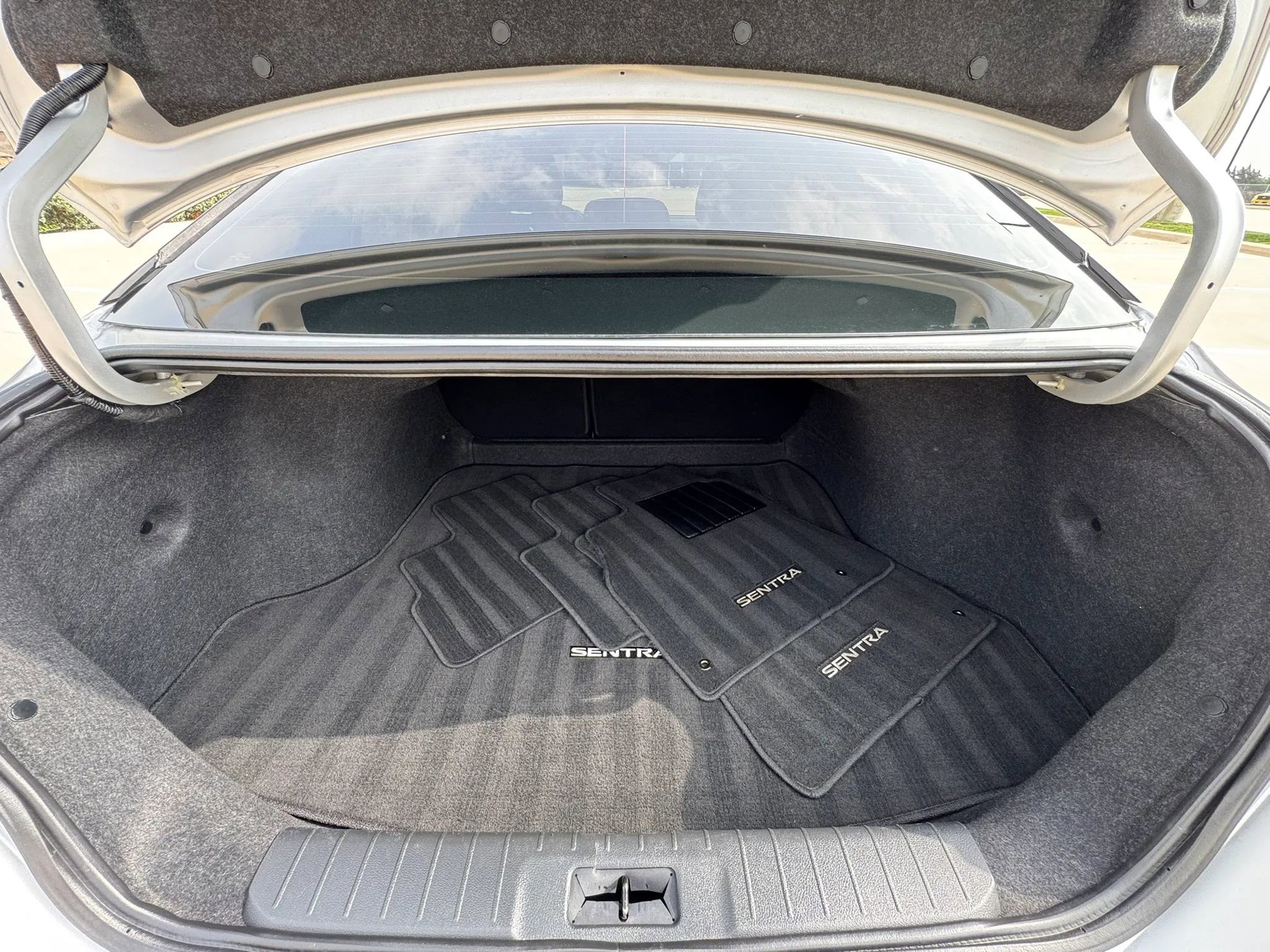 Used 2023 Nissan Sentra SV FWD image 51