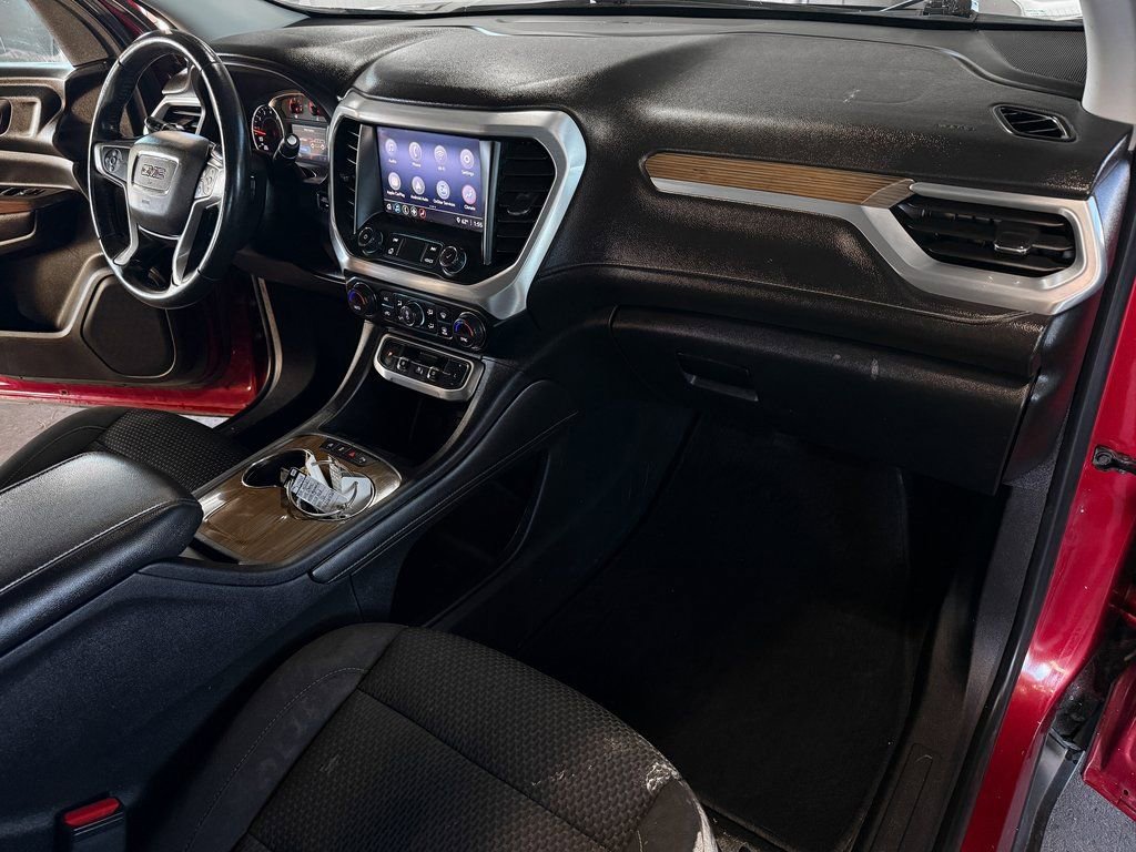 Used 2020 GMC Acadia SLE w/ LPO, Floor Liner Package image 2