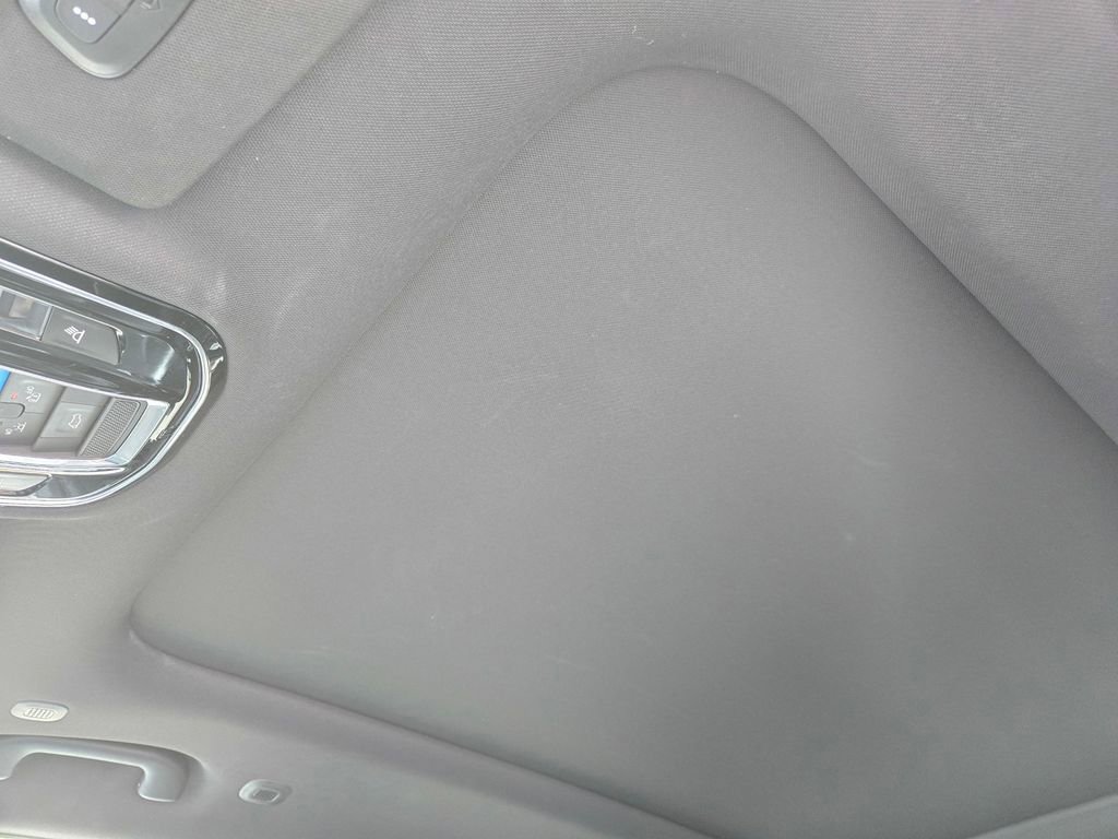 Used 2022 Jeep Grand Cherokee Overland w/ Advanced Protech Group III image 20