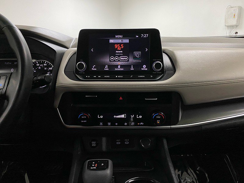 Used 2025 Nissan Rogue SV image 19