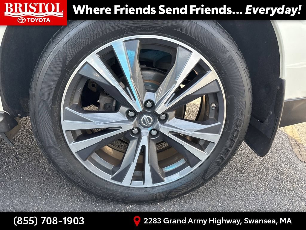 Used 2018 Nissan Pathfinder Platinum AWD/4WD image 12