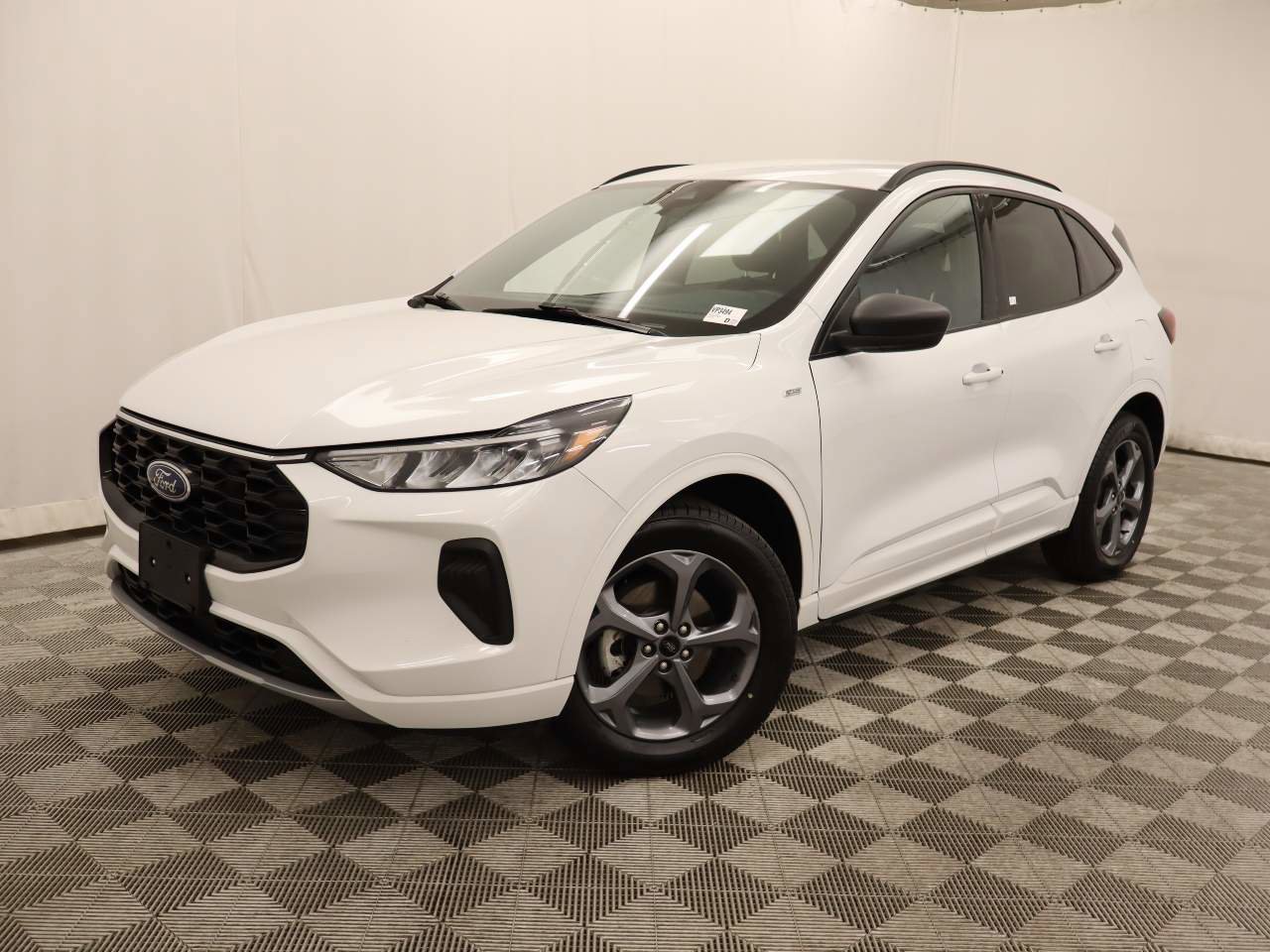 Used 2023 Ford Escape ST-Line image 1