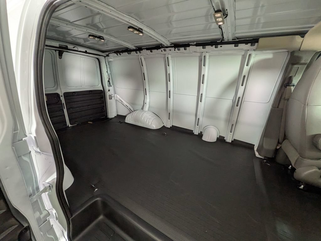 New 2026 Chevrolet Express 2500 w/ Driver Convenience Package RWD image 16