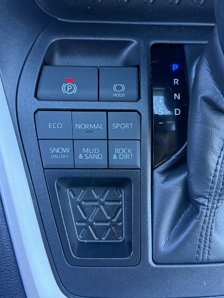 Used 2023 Toyota RAV4 XLE w/ Convenience Package AWD/4WD image 25