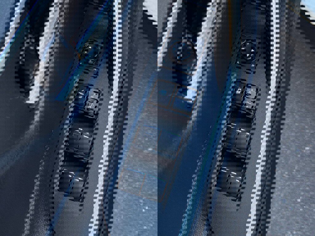 Used 2021 Toyota RAV4 XLE Premium image 29