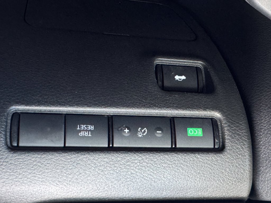 Used 2024 Nissan Sentra SV FWD image 28