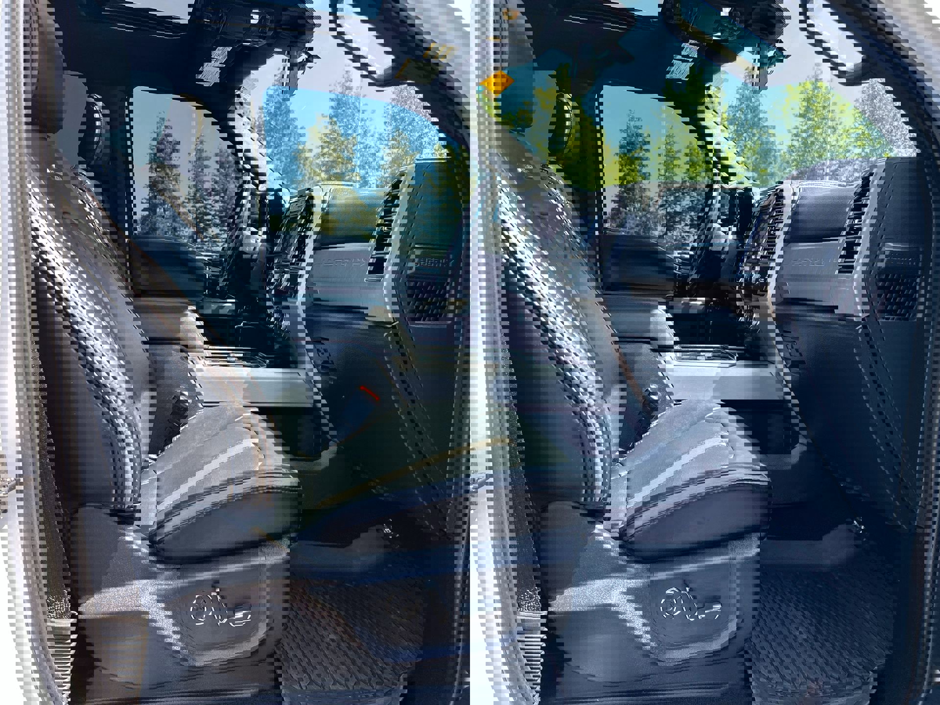 Used 2020 Ford F450 Platinum w/ FX4 Off-Road Package image 22