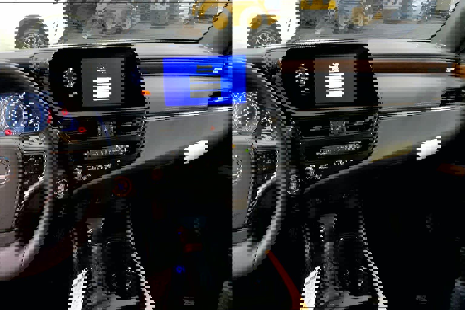 New 2025 Lexus ES 350 w/ Premium Package image 6