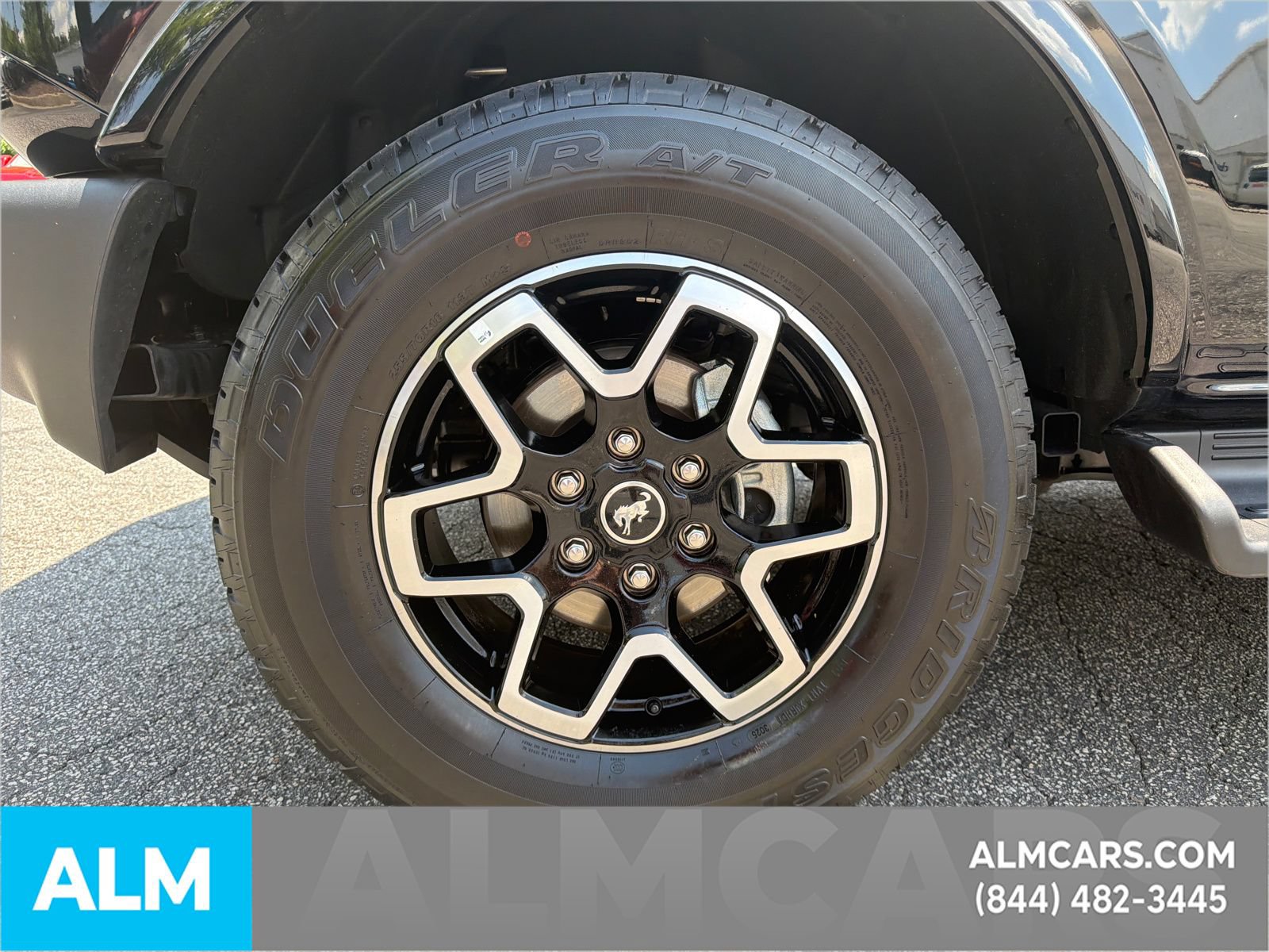 Used 2025 Ford Bronco Outer Banks AWD/4WD image 12