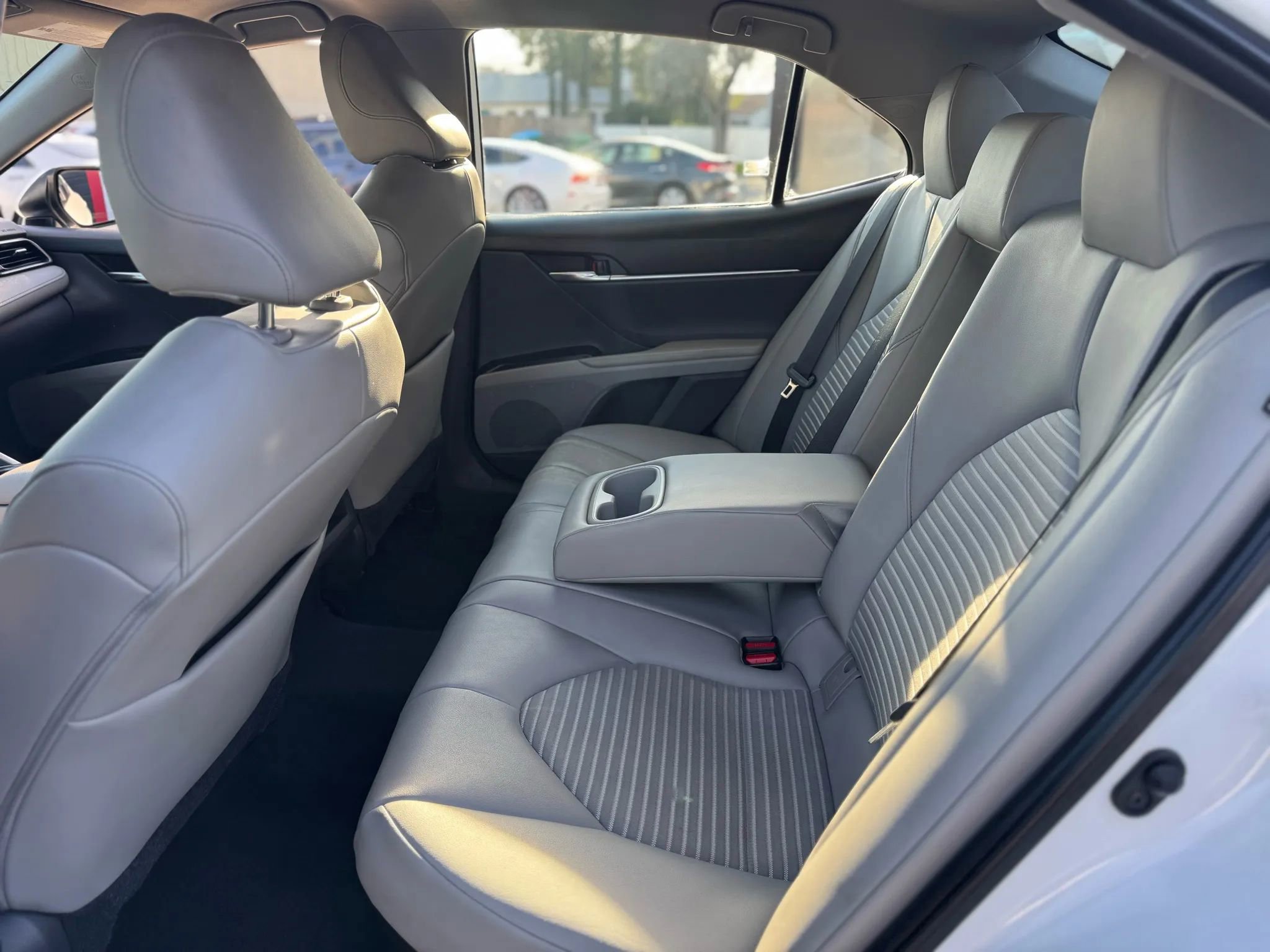 Used 2021 Toyota Camry SE image 12