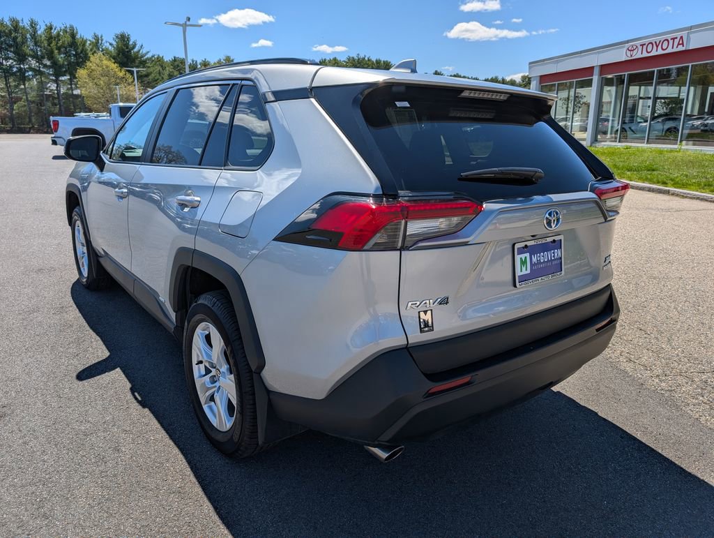 Used 2021 Toyota RAV4 XLE w/ Convenience Package AWD/4WD image 3