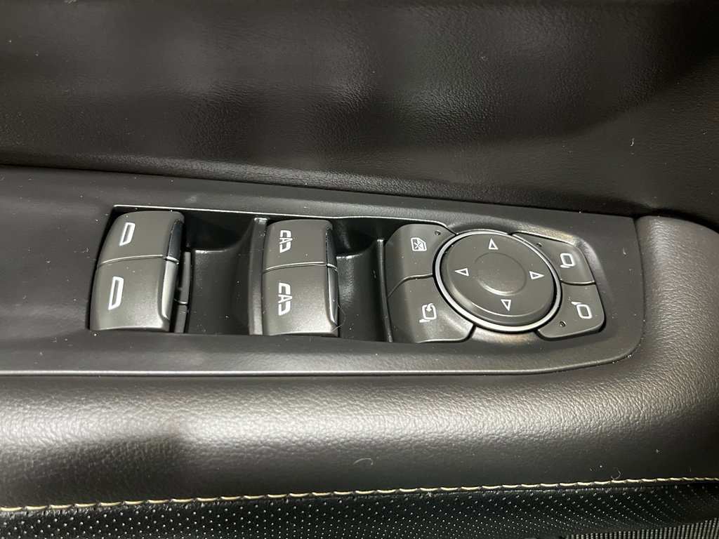 Used 2025 Chevrolet Suburban Premier image 33