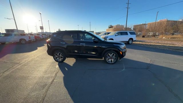 Used 2022 Kia Seltos SX w/ Sunroof Package image 9