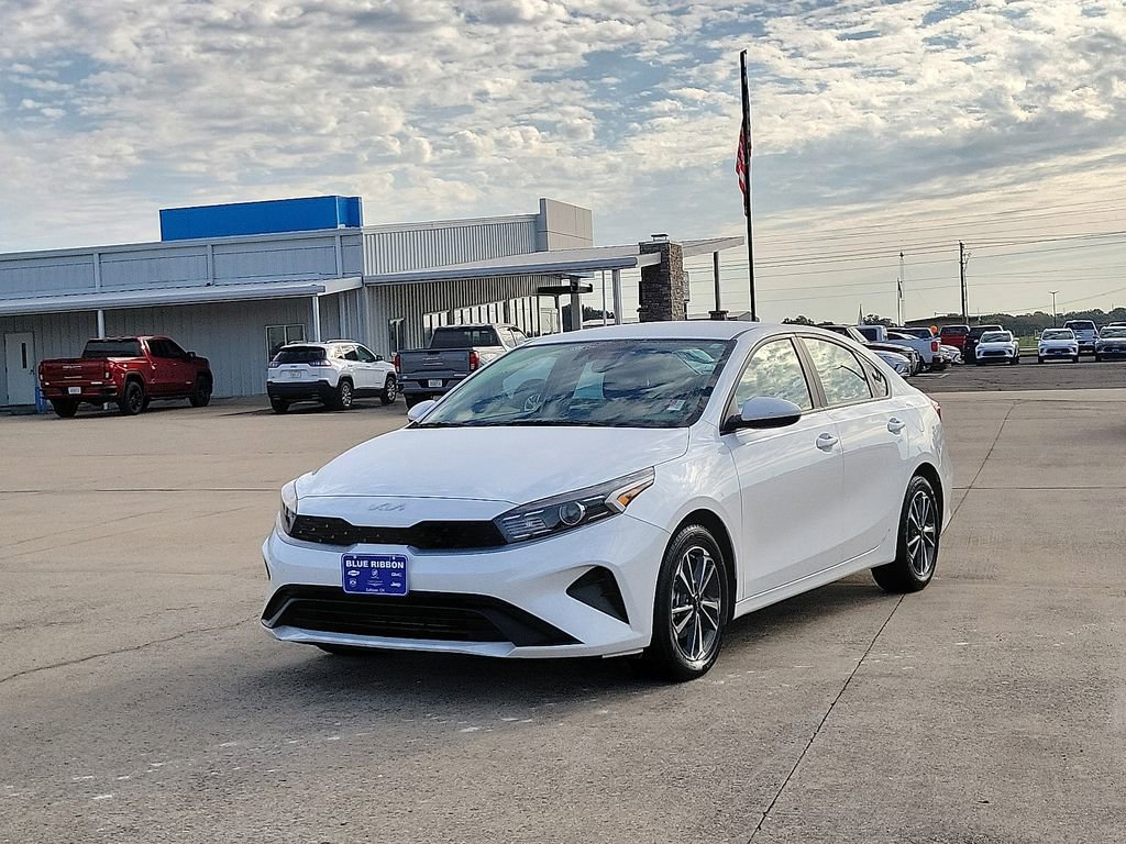 Used 2024 Kia Forte LXS image 2