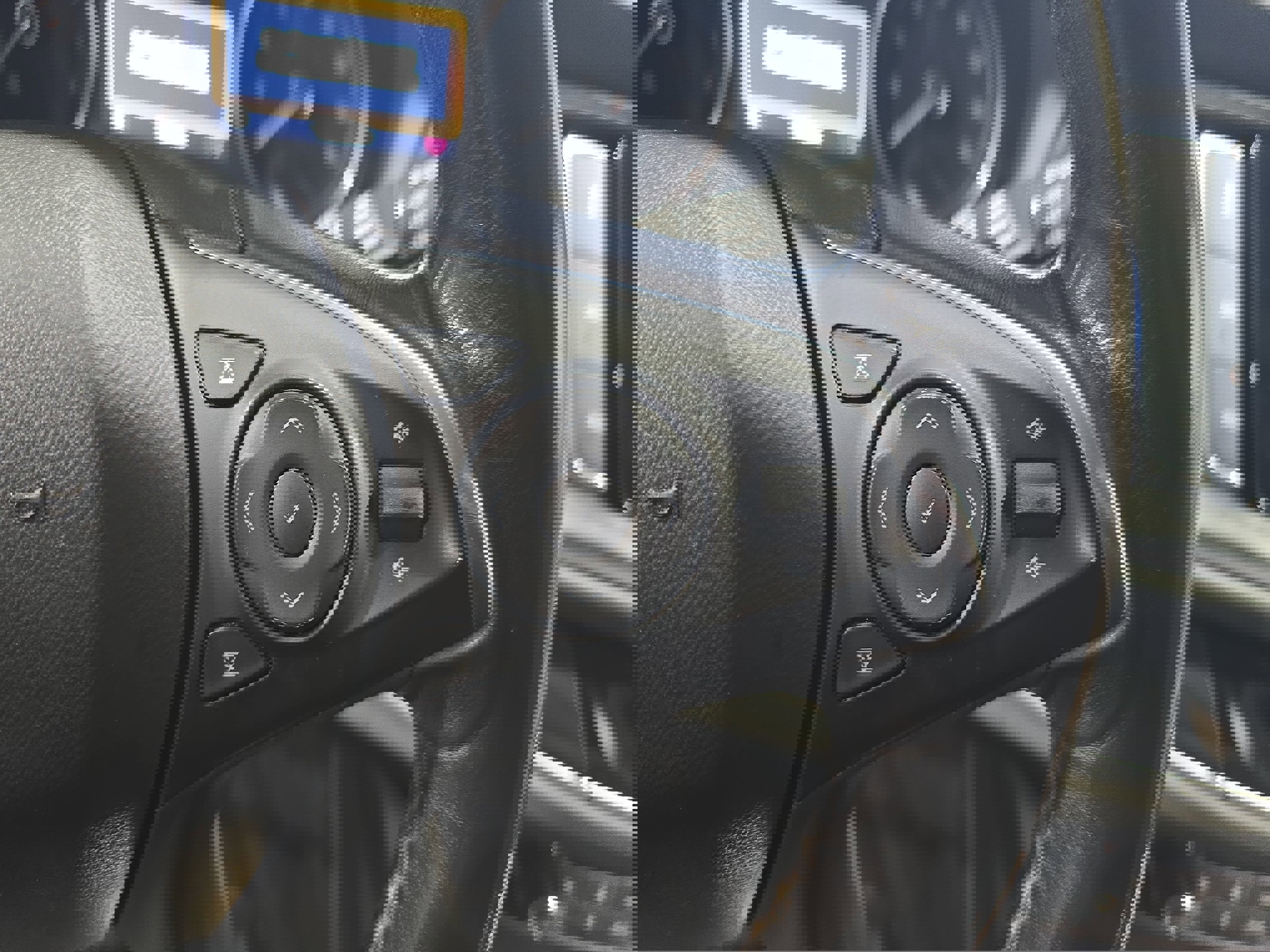 Used 2021 Buick Enclave Premium w/ Sun and Sites Package image 19