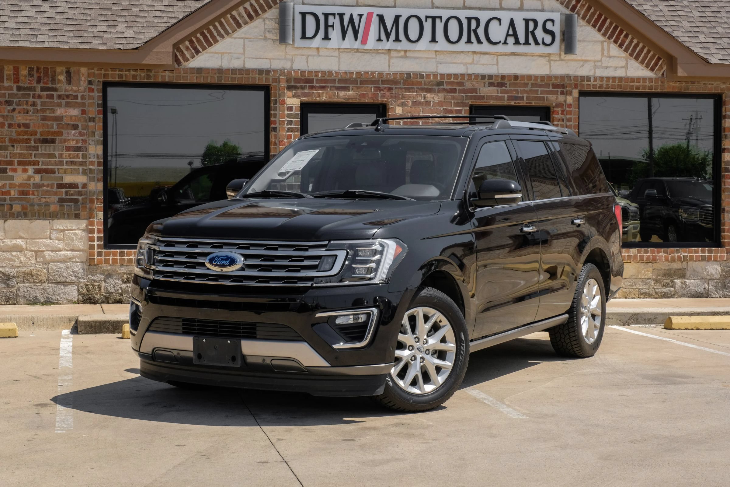 Used 2019 Ford Expedition Limited w/ Special Edition Package RWD image 2